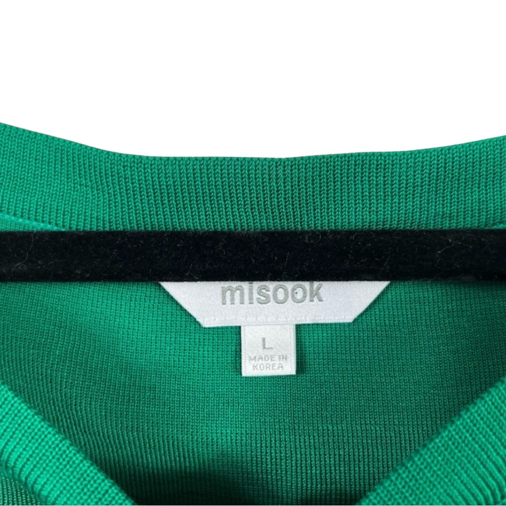 Exclusively Misook Midi Dress
Length:39”
Pit to Pit:15.5”
Sleeves:21.5” - Picture 2 of 3